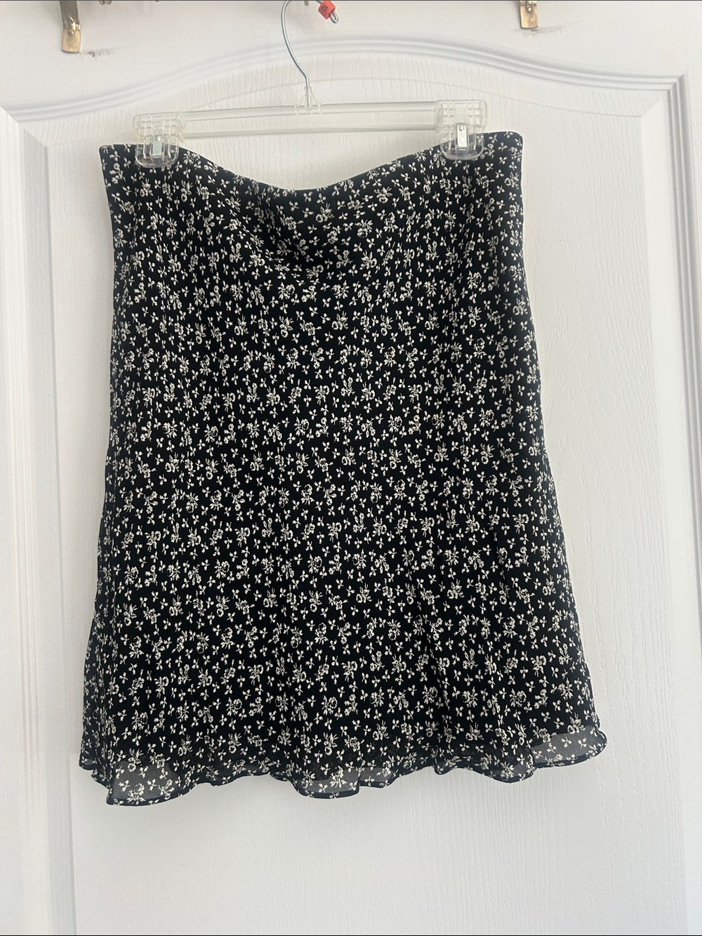 Vintage Ralph Lauren Black and White Floral A-Line Skirt size 12 side zipper